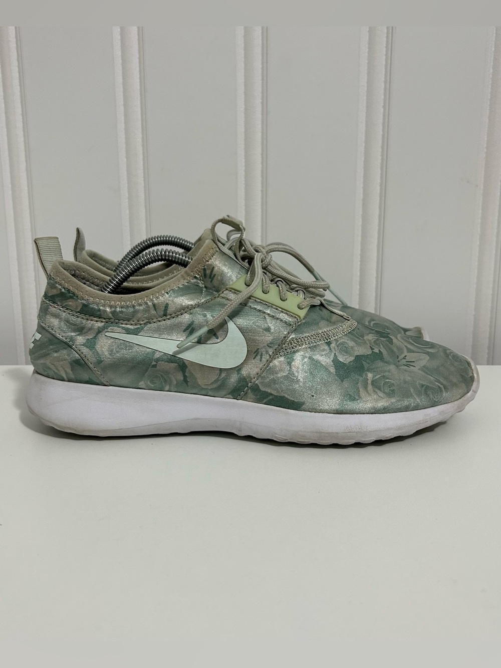 Nike juvenate green Floral Print Casual Trainer in Mint and White
